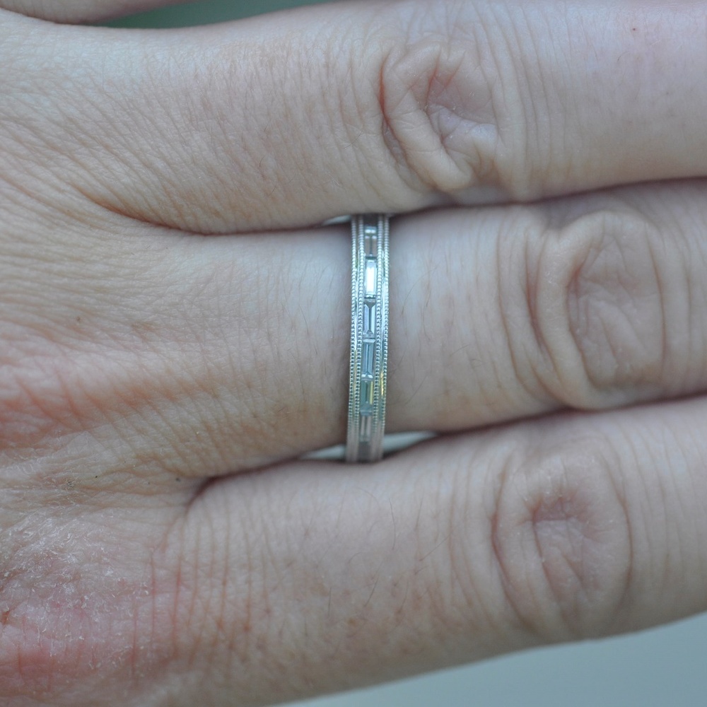David Klass Engraved 1.04Ct Solid Platinum Baguett - Picture 4 of 12